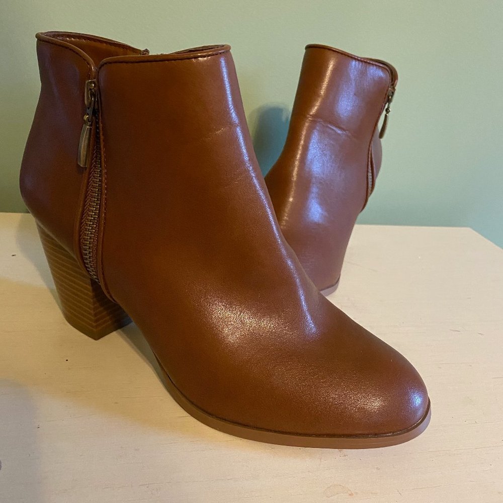 NWOT Brown Booties